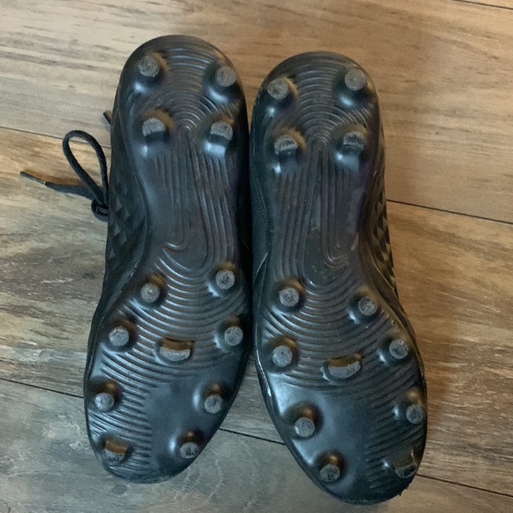 *Host Pick* Nike Kids Tiempo Soccer Cleats - Picture 3 of 8